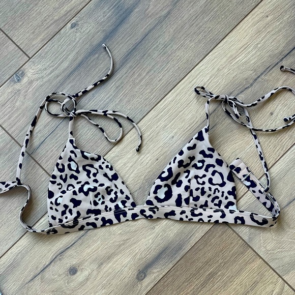 Hollister bikini top - Picture 2 of 2